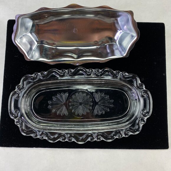 Vintage MCM Butter Dish Glass and Metal Starburst Lid - Picture 6 of 11